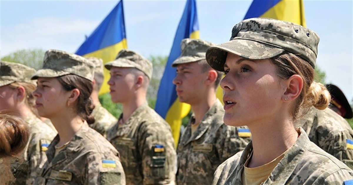 Українським жінкам низки професій доведеться стати на військовий облік