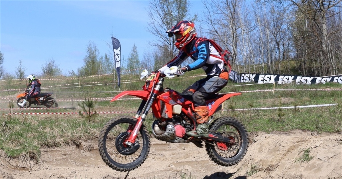 110 гонщиків взяли участь у ІІ етапі Чемпіонату та Кубку України з кантрі-кросу у Звягелі