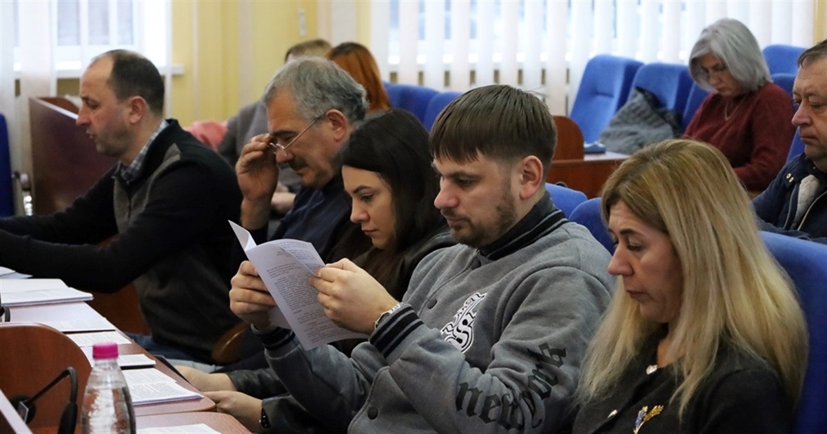 13 питань порядку денного розглянули під час засідання виконкому у Звягелі: подробиці