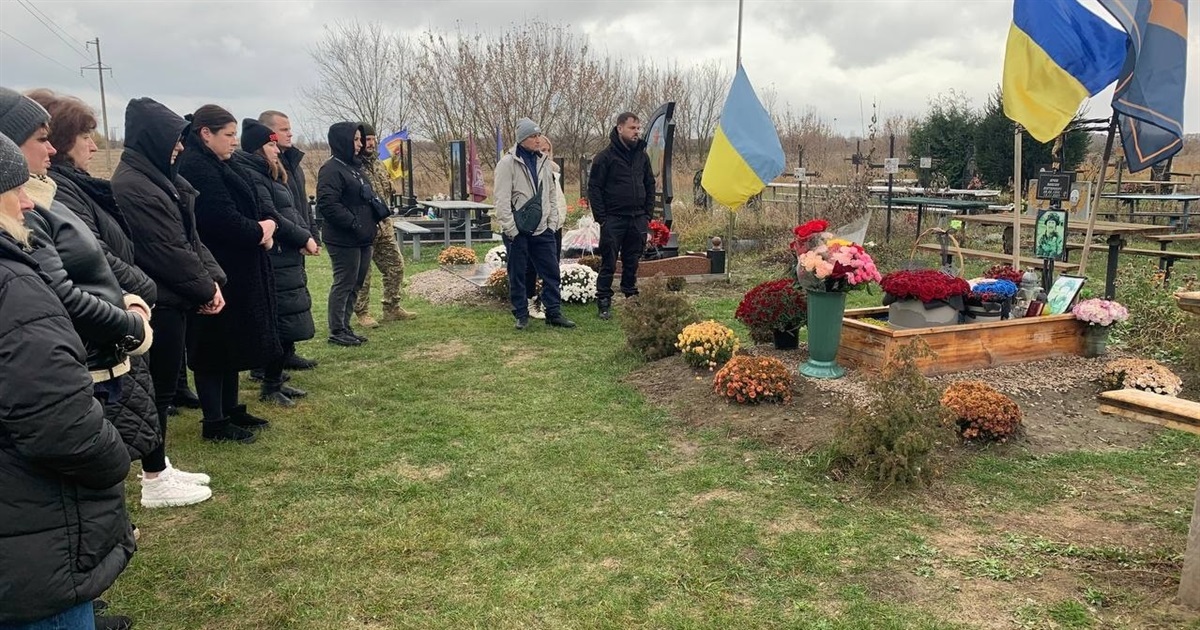 Сьогодні минають перші роковини загибелі Героя Максима Яроша: рідні та друзі вшанували його пам’ять