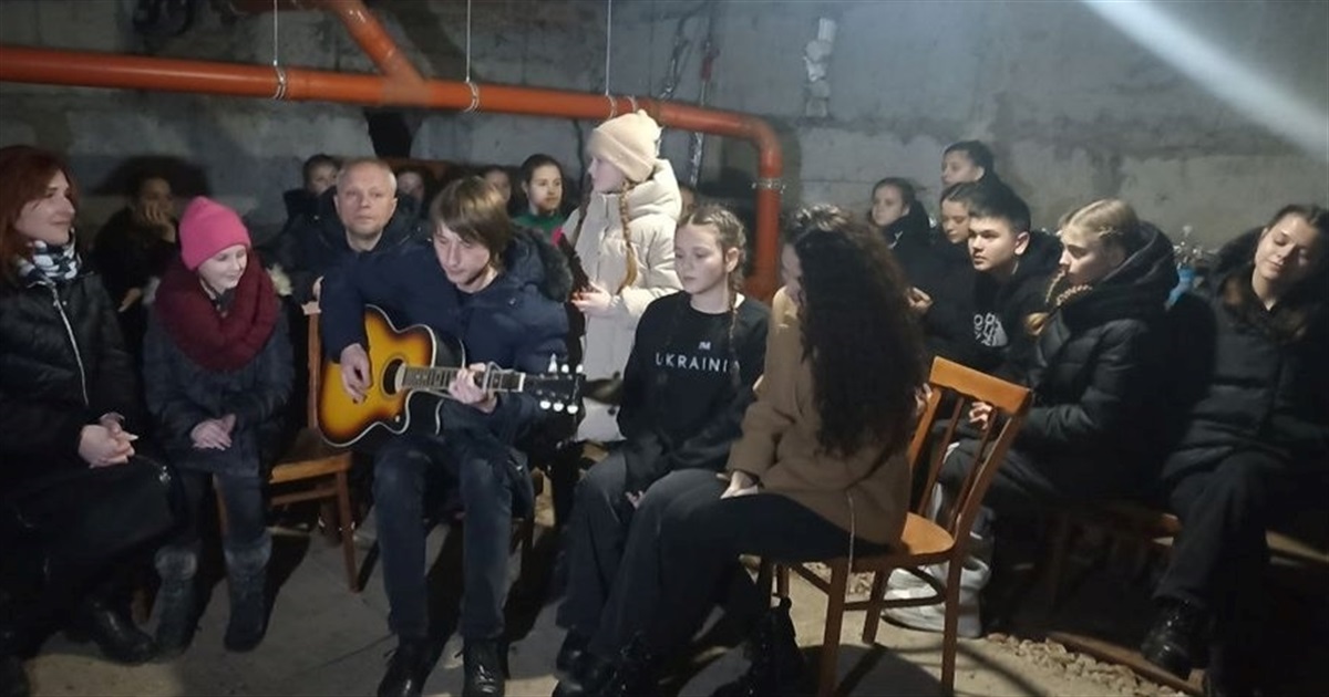 Вихованці школи мистецтв зі Звягельщини збирають гроші на дрони для ЗСУ