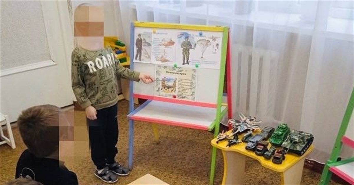 Як бердянські педагоги-зрадники промивають дітям мізки та ліплять з загарбників захисників