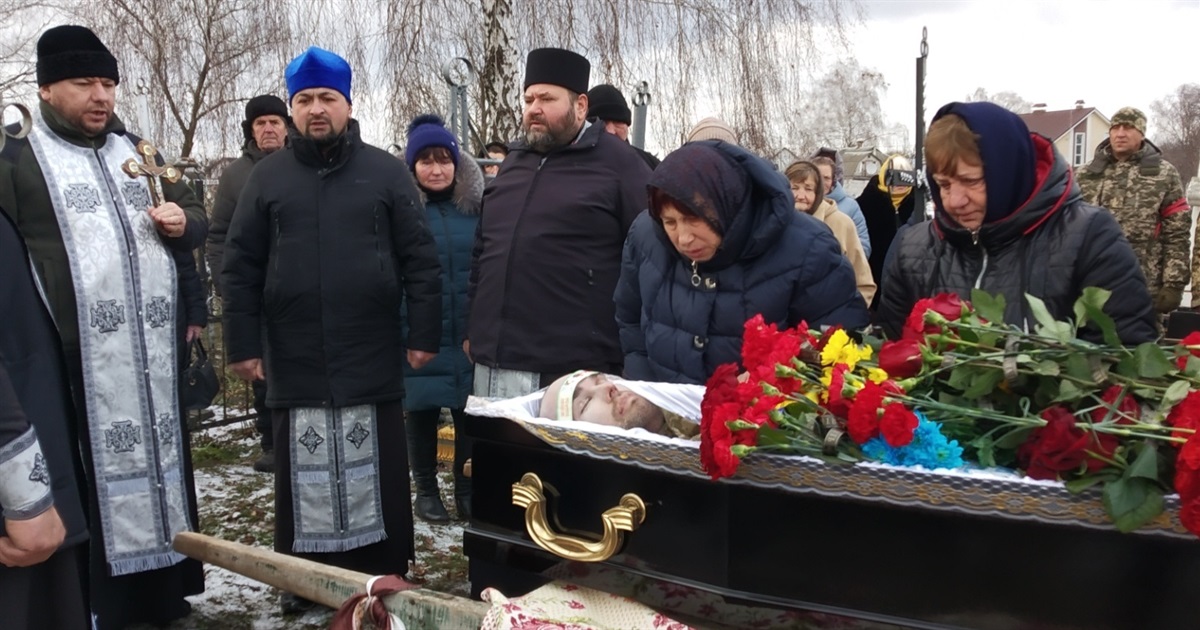 "Устиг мамі купити ще штучну ялинку, золота дитина..." Переяслав попрощався з Олександром Пилипенком