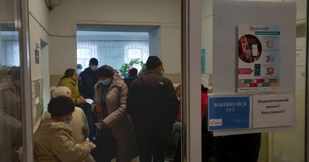 З острахом чекаємо понеділка і величезних черг зранку: не йдіть усі одночасно, уникайте скупчень!