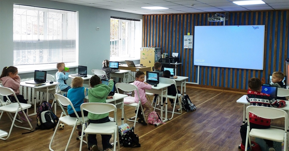 Які є гуртки в Центрі позашкільної освіти Звягеля і чим там займаються: моніторинг якості освіти