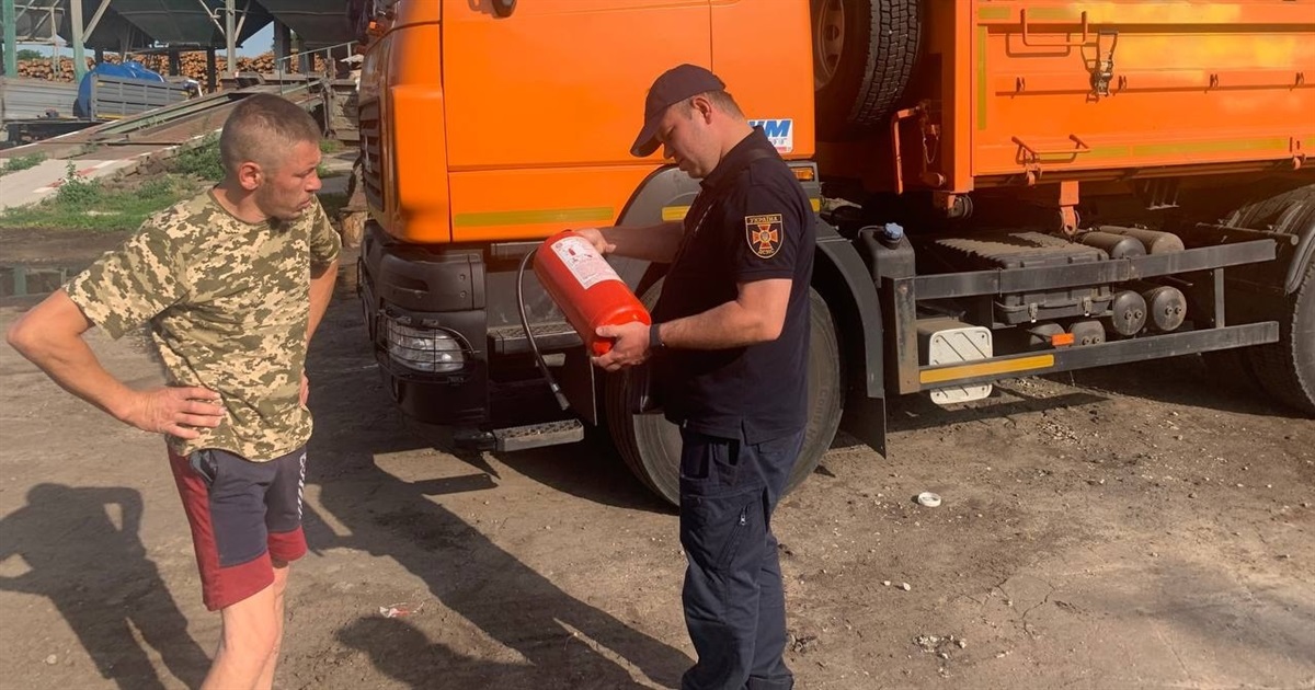 На Переяславщині рятувальники здійснили рейд щодо запобігання пожежам під час жнив