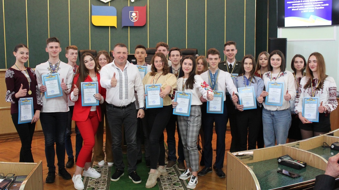 Голова Хмельницької ОДА відзначив молодих науковців області. Серед них і двоє нетішинських ліцеїстів