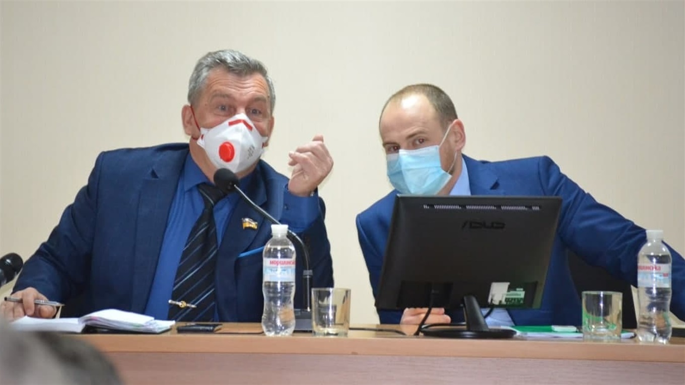 Мэр - офицер, депутаты - не солдаты