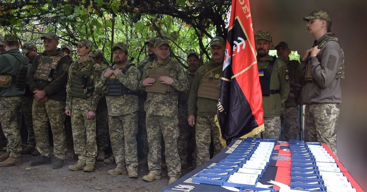 "Залізних" воїнів 30 ОМБр нагородили на честь Дня танкових військ України