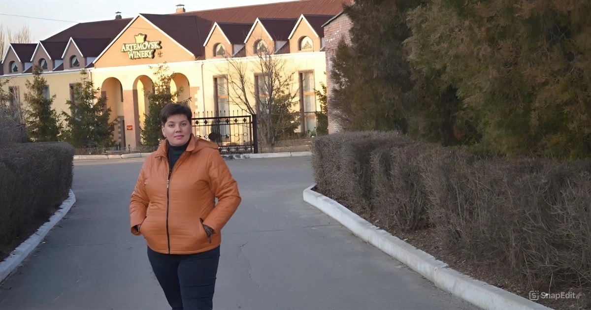 Дивилась, як горять наші будинки — за мить згоріло все життя. Історія Віри Есауленко з Бахмута