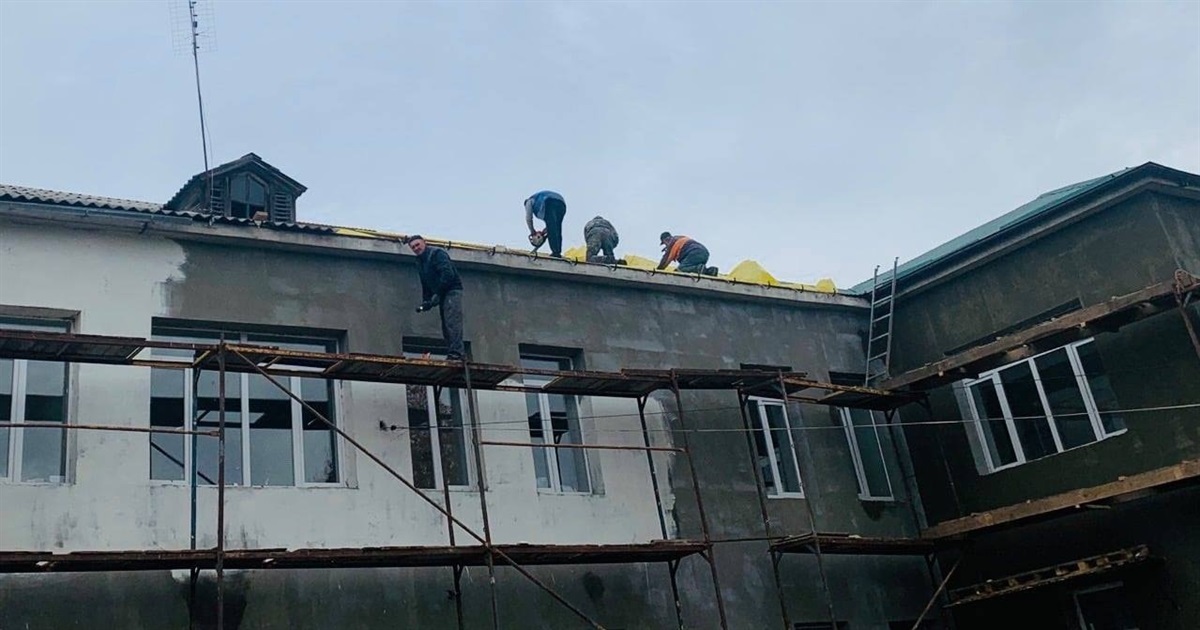 Триває ремонт інфекційного відділення Сокальської районної лікарні. На роботи витратять 3,4 млн грн