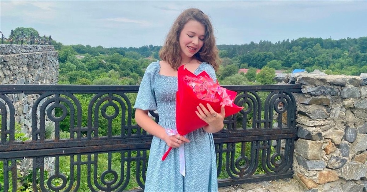 Олеся переїхала з Маріуполя до Звягеля та почала створювати тут букети з паперових метеликів