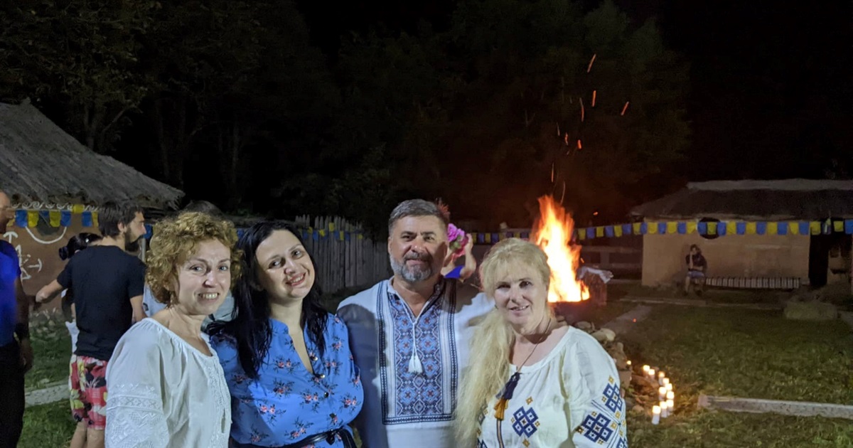 Символічний «Вогонь Трипілля» запалили в "Буковинській Трої" у Реваківцях