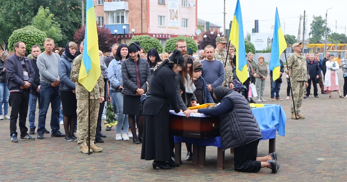 У Сарнах попрощалися із 30-річним солдатом Василем Куклою