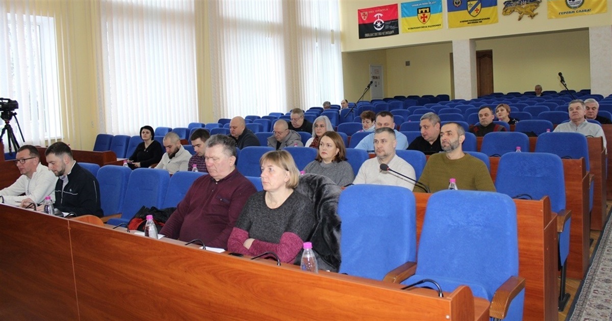 Позачергове засідання сесії міськради у Звягелі: рішення щодо бюджету, освітян та відновлення