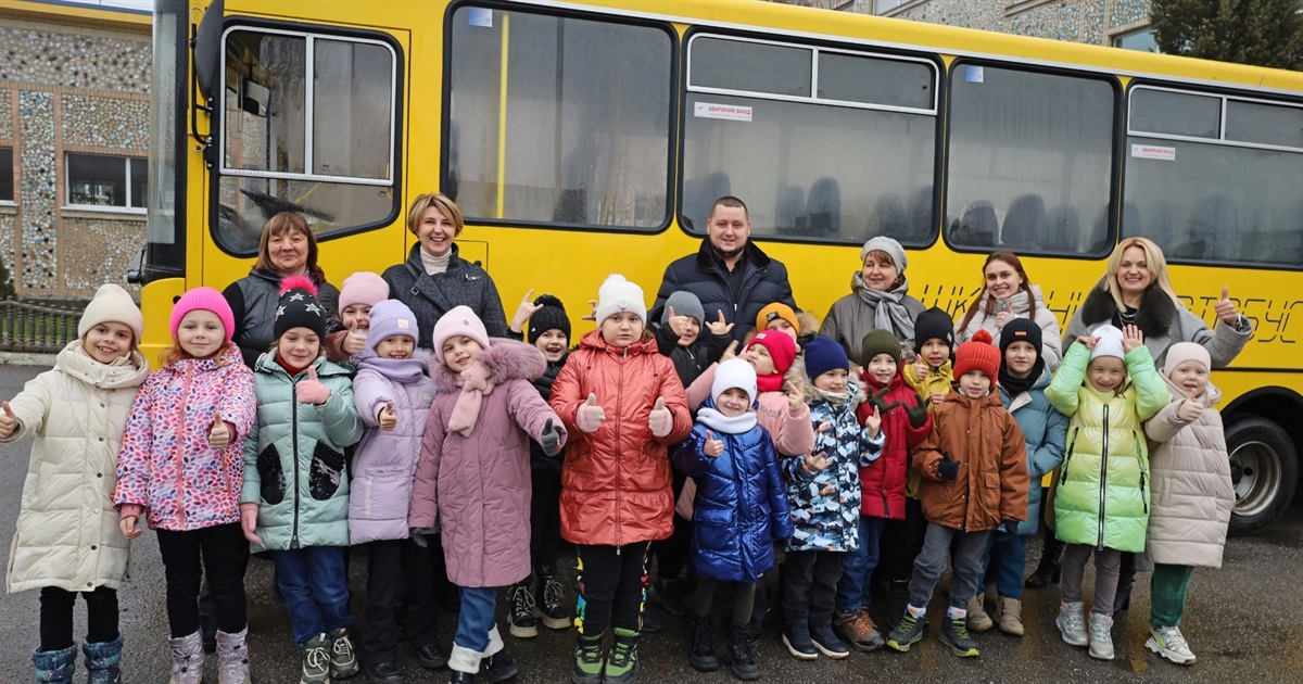 Жмеринська громада отримала 10-й шкільний автобус: щоб поїздки були комфортними