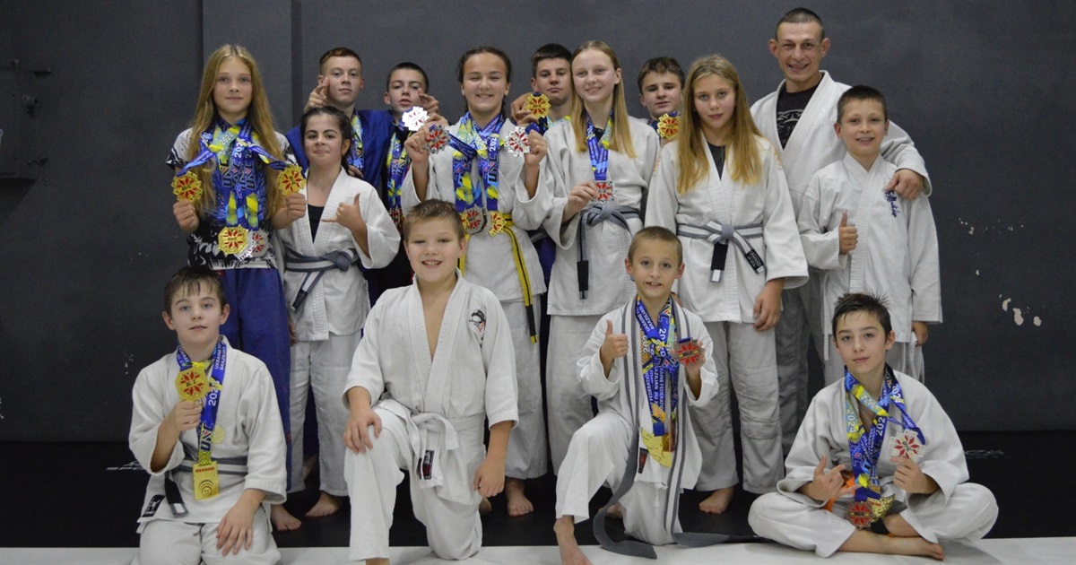 У переяславському спортивному клубі "Завод ММА" готують чемпіонів із змішаних єдиноборств