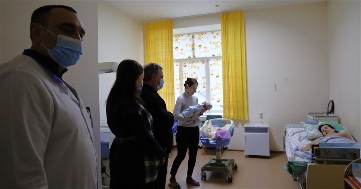 Хлопчик чи дівчинка: хто першим народився у Звягелі у 2025 році