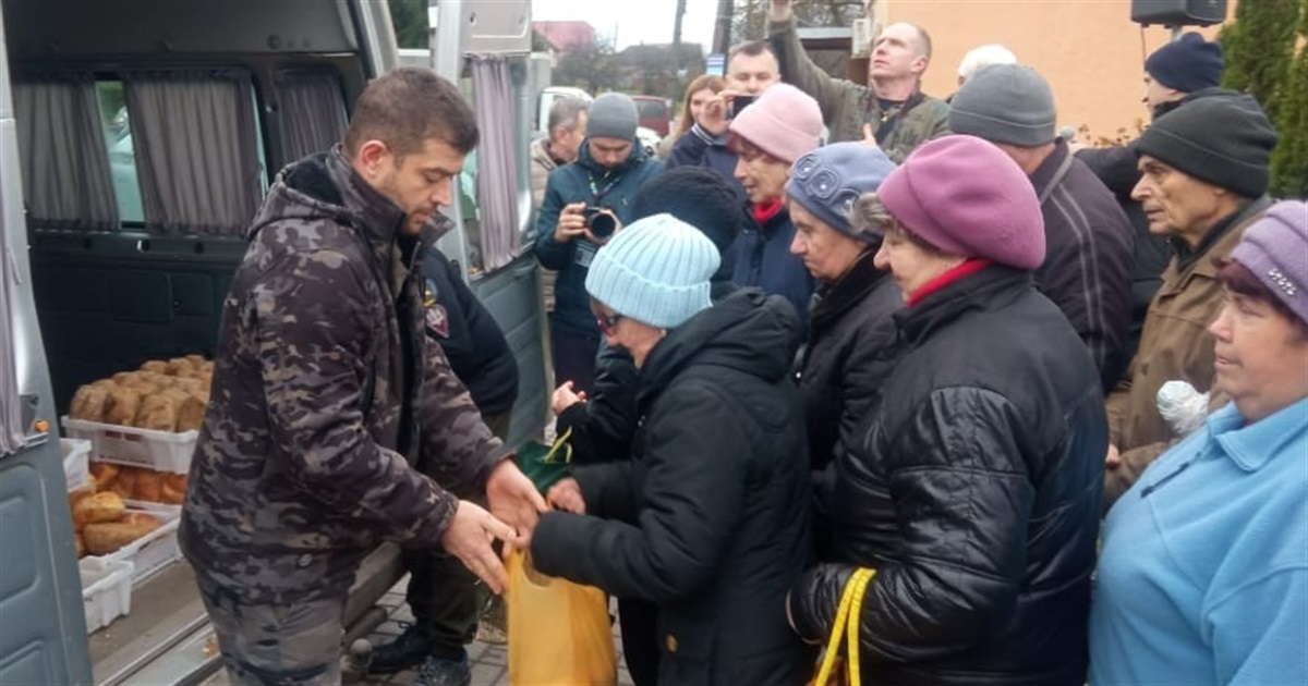 Тепло хліба і людських сердець: волонтери з Франції підтримують прикордоння Сумщини