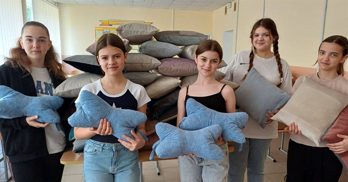 Там, де нитка стає зброєю: історія городоцьких швачок і школярів, які працюють заради перемоги