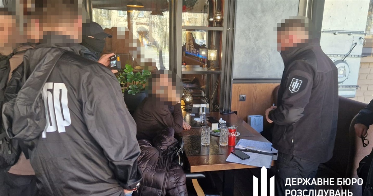 Депутата Житомирської облради затримало ДБР за хабар за працевлаштування до держустанови