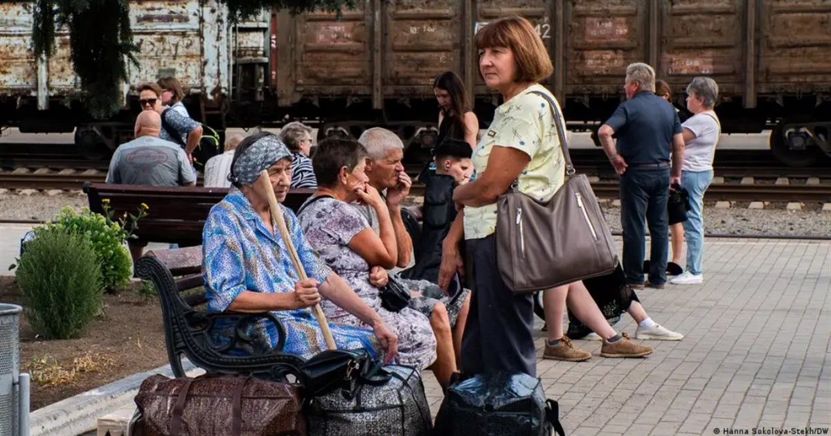 Віддати Донбас заради миру? Що думають люди, які там живуть