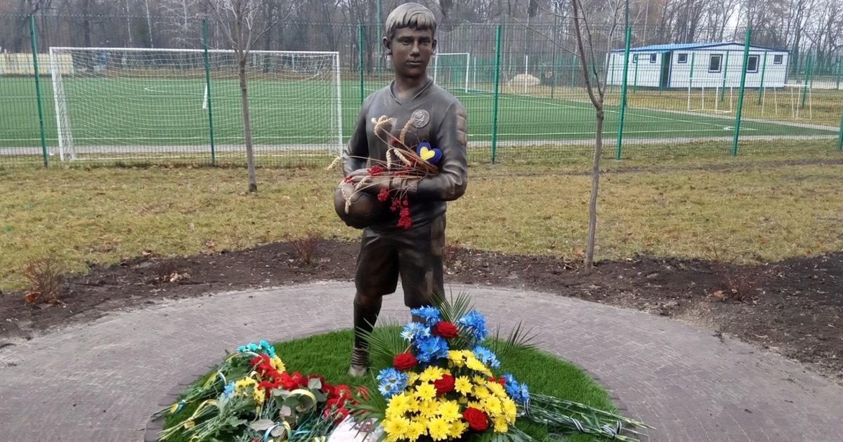 Степану Чубенко установили памятник в Краматорске. Вот мемориал герою, погибшему за Украину