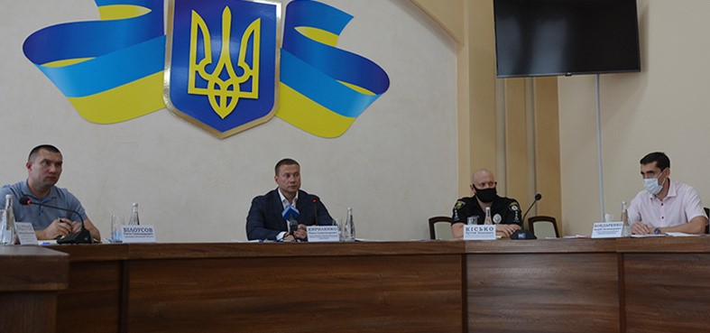 Мешканці міста та району засипали питаннями керівника області 
