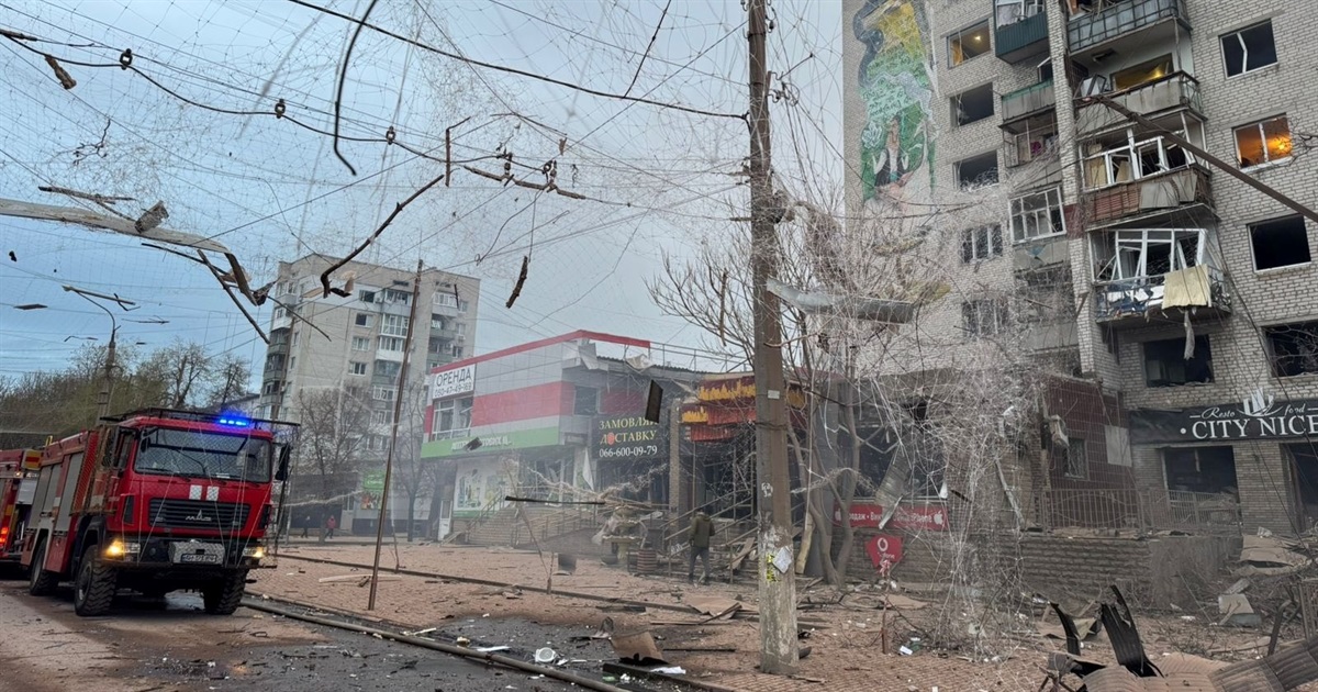 Слов'янськ без світла і води після російських авіабомб. Що відомо про ситуацію у місті