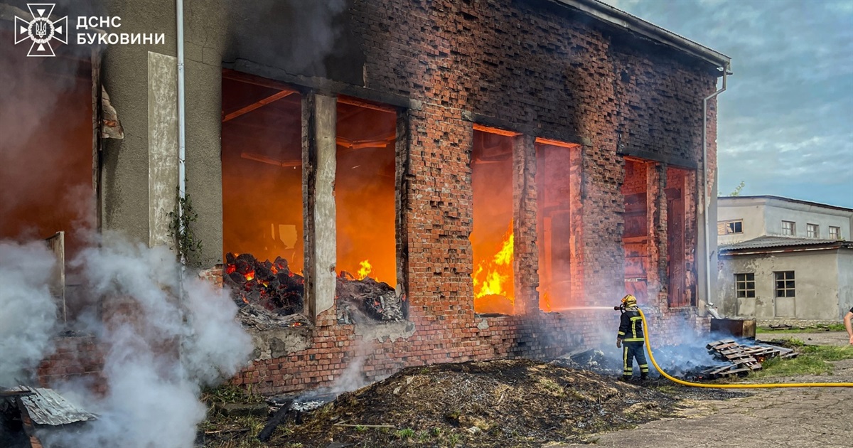 У Кіцмані горіло деревообробне підприємство