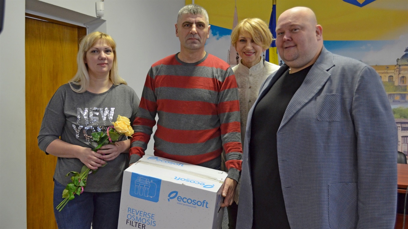 Подружжя жмеринчан привітали з народженням двійнят Маши і Даши