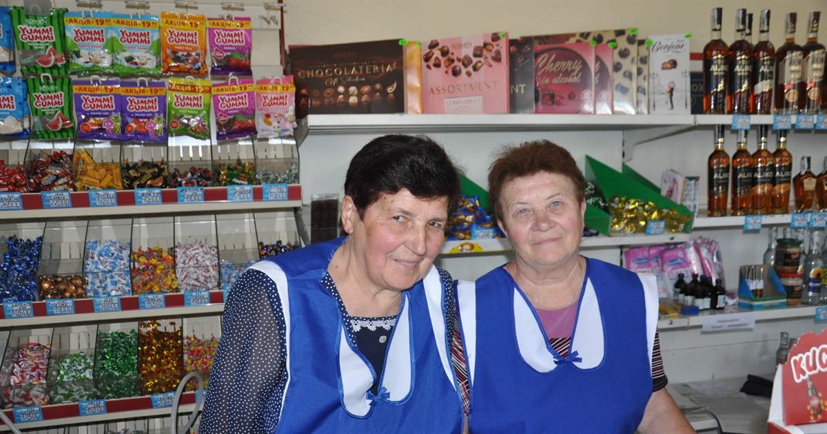 Усе життя – в райспоживспілці: майже шість десятиліть працює продавчинею жінка на Чортківщині