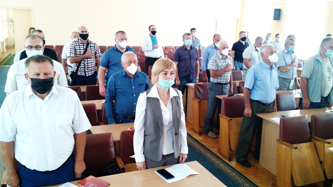 На позачерговій сесії райради взялися за дерегуляцію і ліквідацію збиткової аптеки. За що голосували