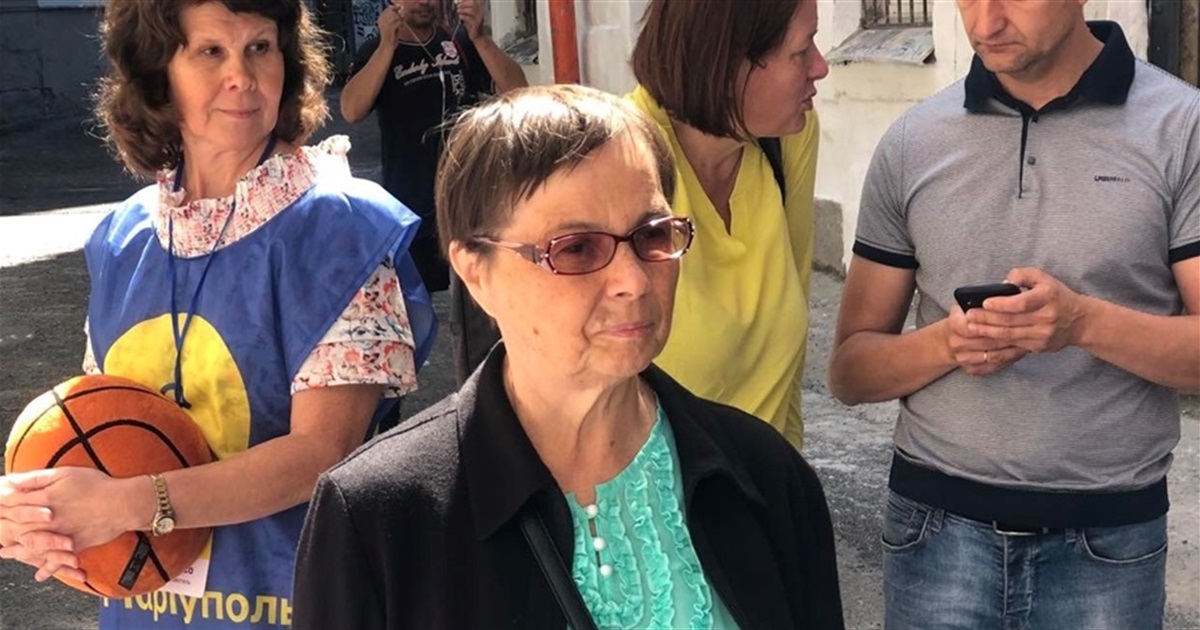 Я п’ять днів не могла поховати тіло свого сина. Він лежав просто під нашими вікнами в Маріуполі