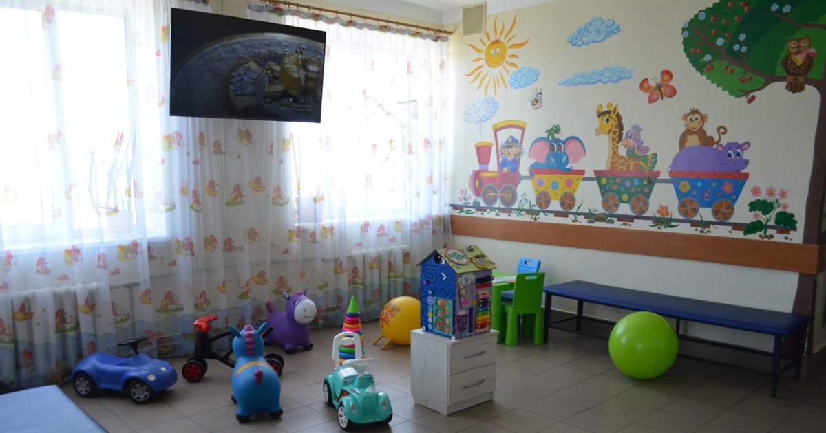 «Наче власний дитячий майданчик». У дитячій консультації в Корюківці поповнили ігровий простір