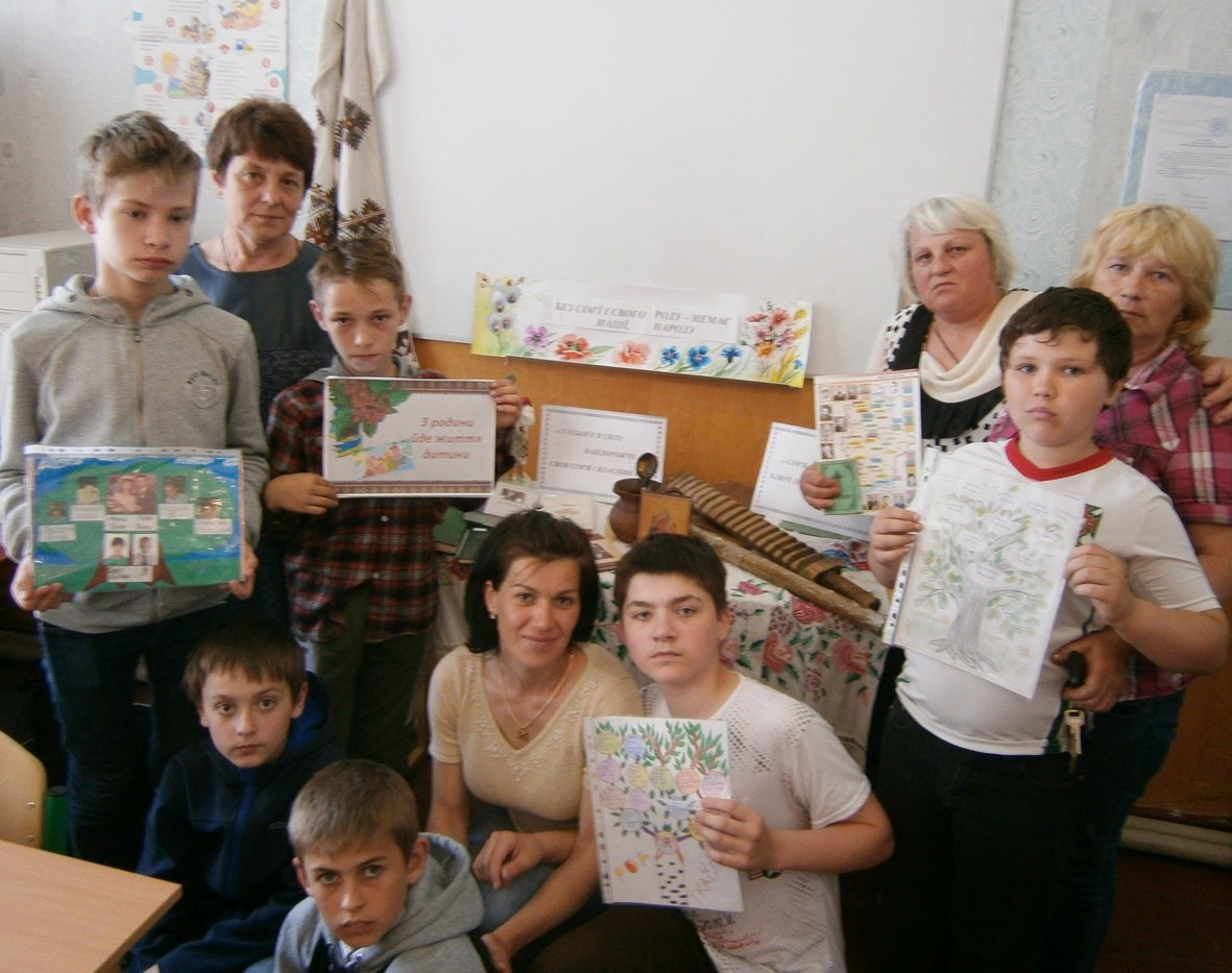 До Михайлівської бібліотеки запросили учнів НВК та їхніх батьків