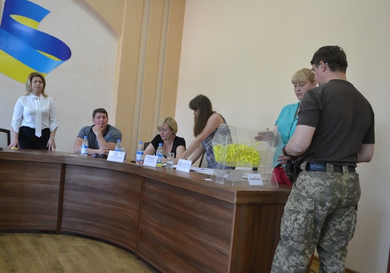 Між учасниками бойових дій розподілили земельні ділянки шляхом жеребкування