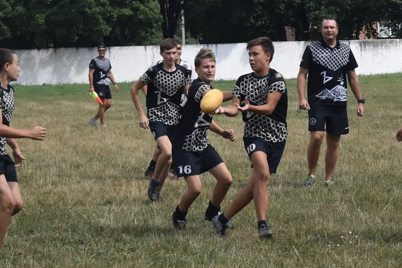 Спортивний флешмоб: замість м’яча для регбі - диня