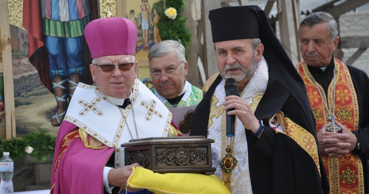 У капличку на території військової частини в Чорткові передали з Ватикану мощі св. Юрія Переможця