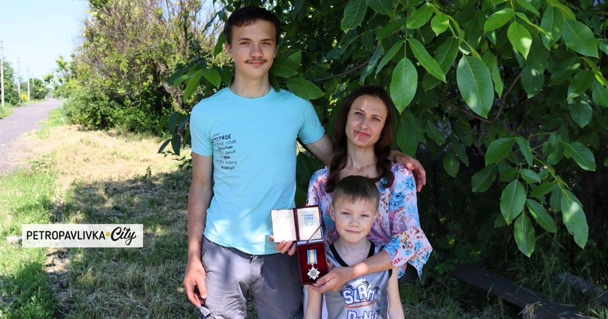 Орденом «За мужність» III ступеню посмертно нагороджено захисника Євгена Комарова