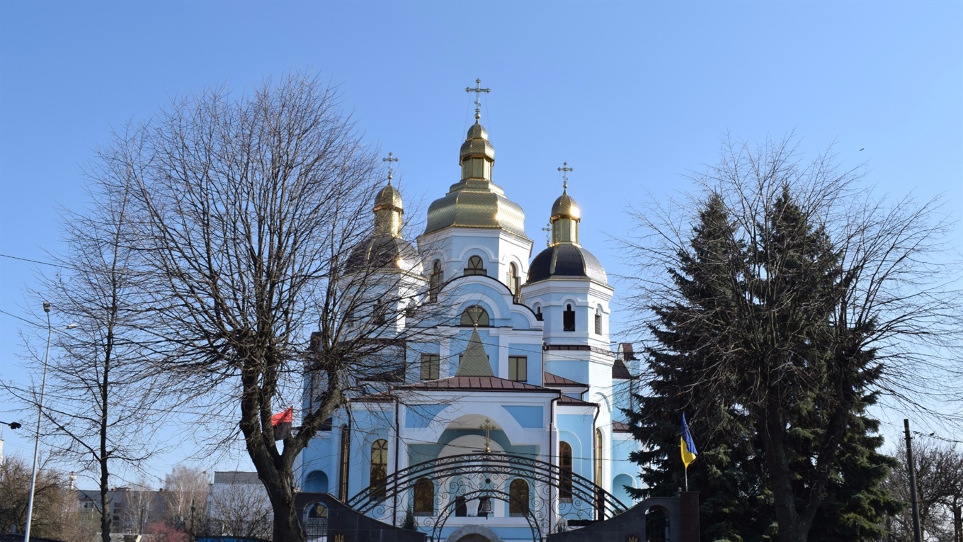 Великодні богослужіння у храмах проходитимуть без участі вірян