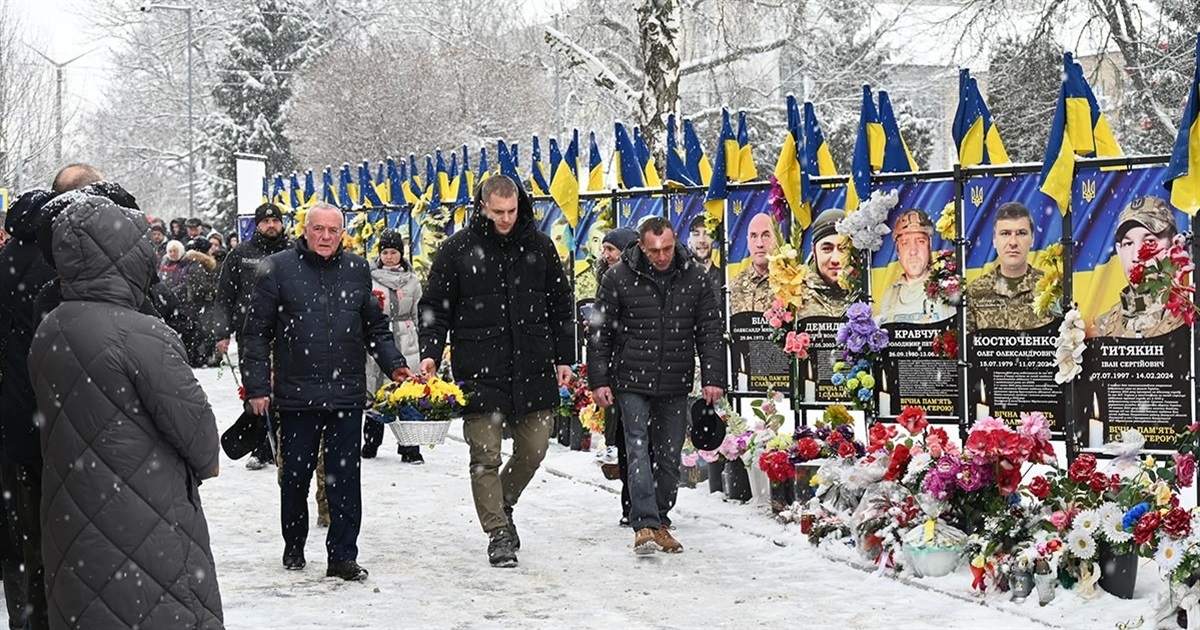 «Свобода, освячена кров’ю»: у Кагарлику вшанували Героїв Небесної Сотні та полеглих воїнів-земляків