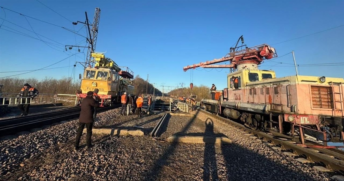 На Житомирщині суттєво пошкоджено залізничне полотно через влучання великої кількості дронів