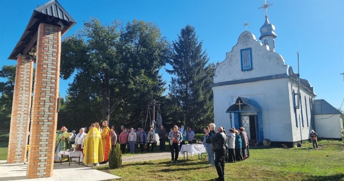 У Пристромах на Переяславщині відкрили дзвіницю як символ пам'яті про Героїв і віри в перемогу