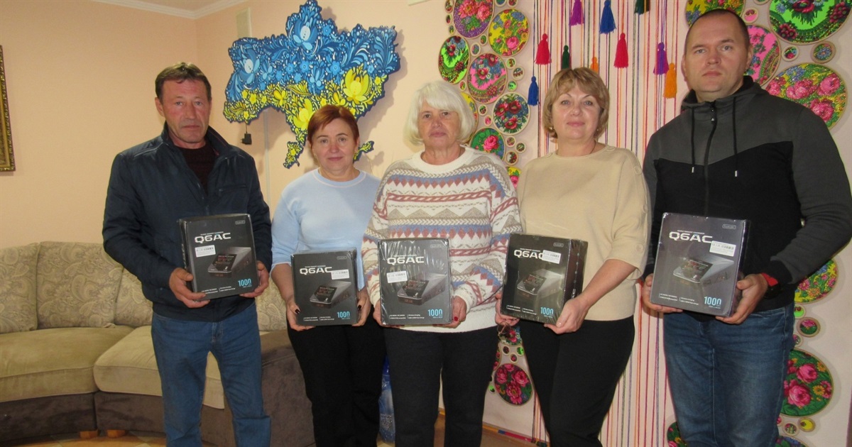 Переяславський центр надання соцпослуг зібрав 48 тисяч гривень на зарядні пристрої для військових