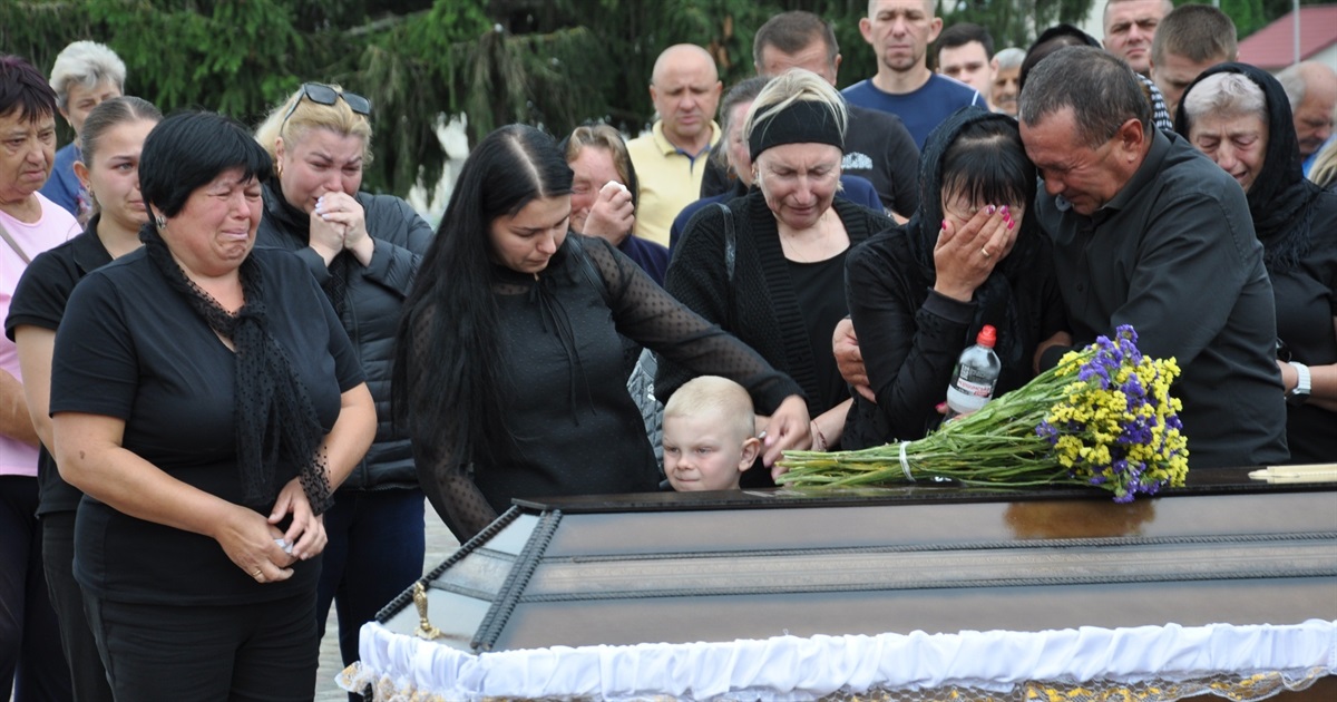У день народження матері додому повернувся з війни «на щиті» воїн Ярош Андрій з Мухавки