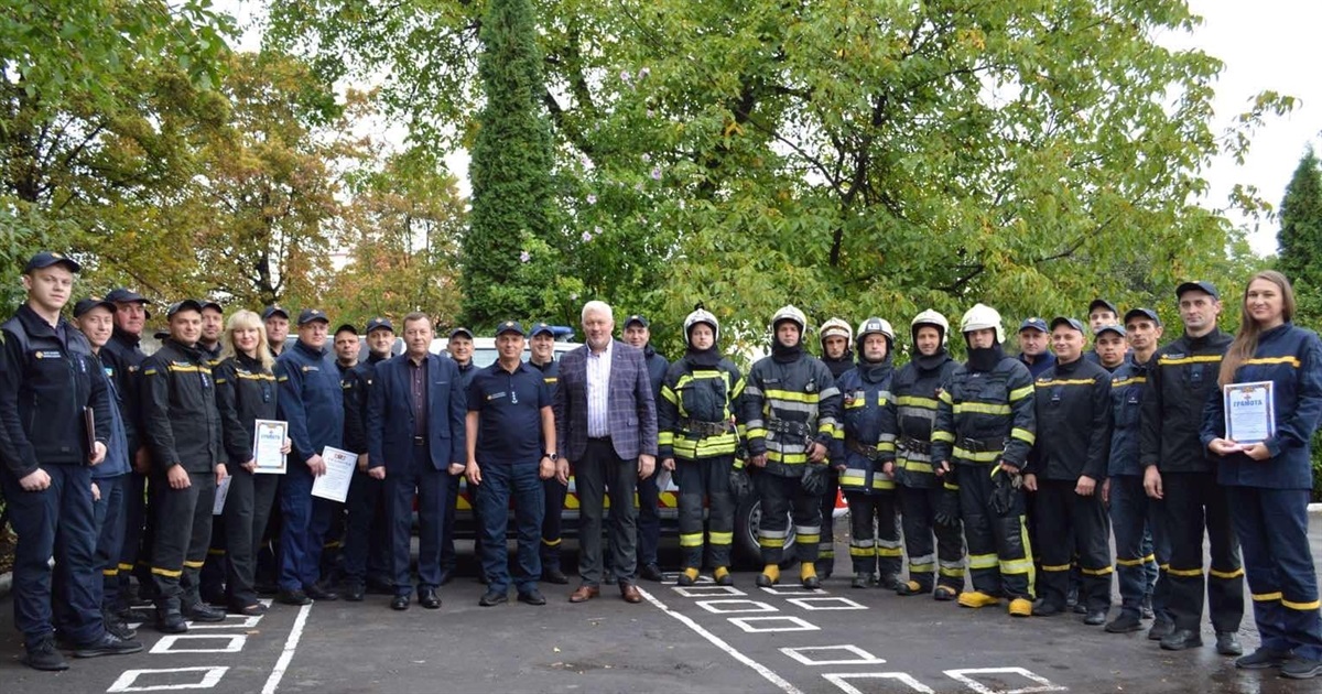 Керівник Червоноградської РВА Андрій Дяченко привітав рятувальників з нагоди професійного свята
