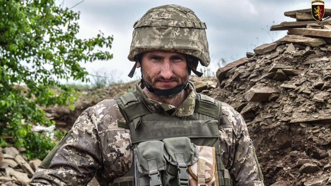 Учасника ООС із Сарн особисто нагородив Володимир Зеленський
