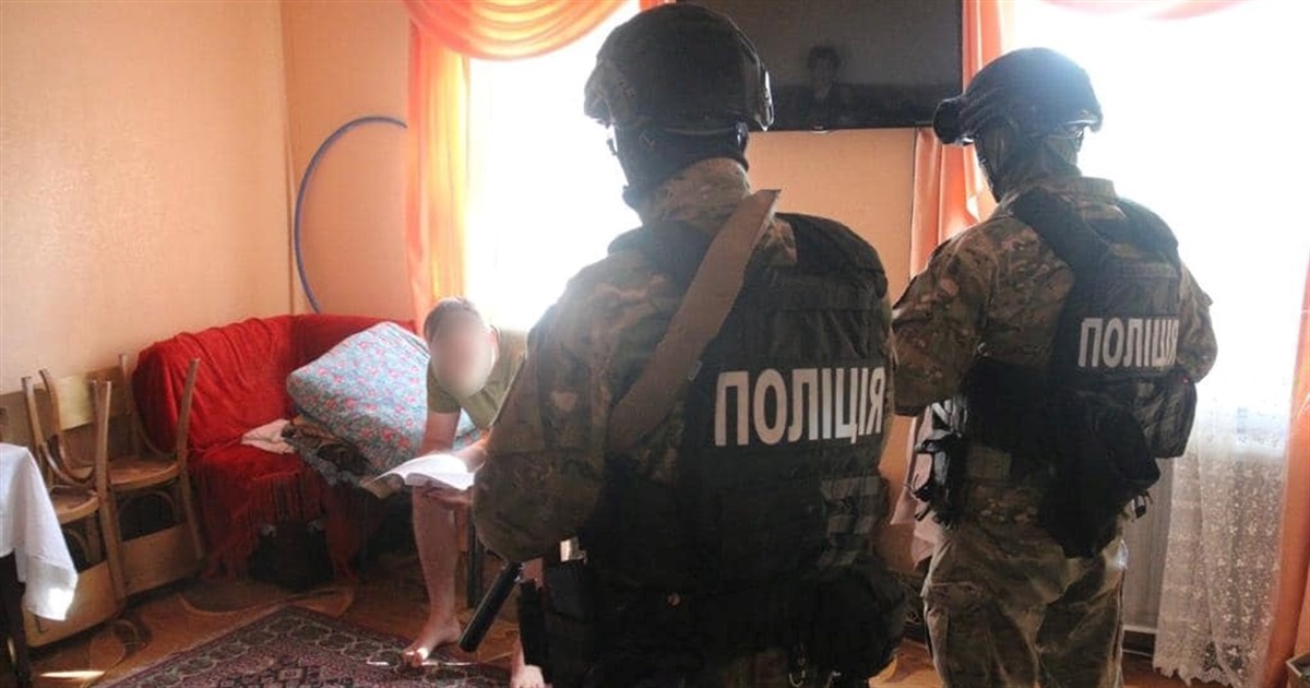 На Київщині зловмисники штампували медичні довідки охочим тікати від мобілізації за кордон. ВІДЕО