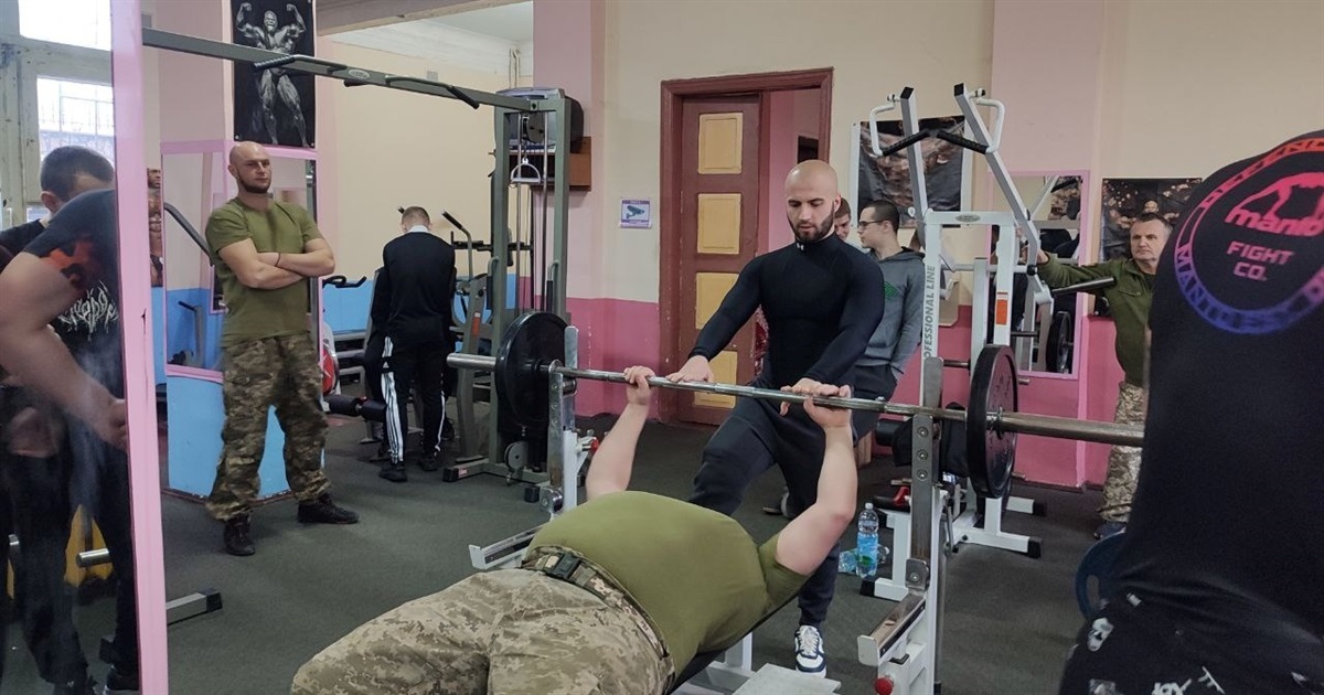 Серед військовослужбовців та ліцеїстів відбулися спортивні змагання "Звягельська звитяга"